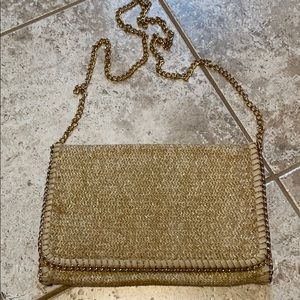 Straw clutch with removable chain strap